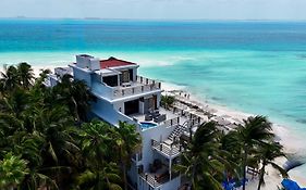 Cuxos Hotel Beachfront